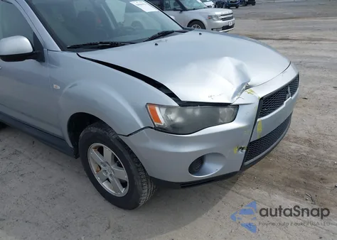 2010 Mitsubishi Outlander Es z USA, uszkodzony, nr VIN JA4AT2AW0AZ009931